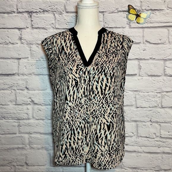 Suzy Shier Sleeveless V Neck Blouse Size Extra Small - Picture 2 of 8